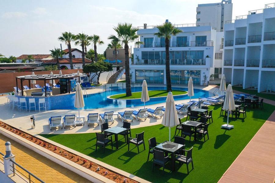 Mimoza Beachfront Hotel & Restaurant 파마구스타 외부 사진