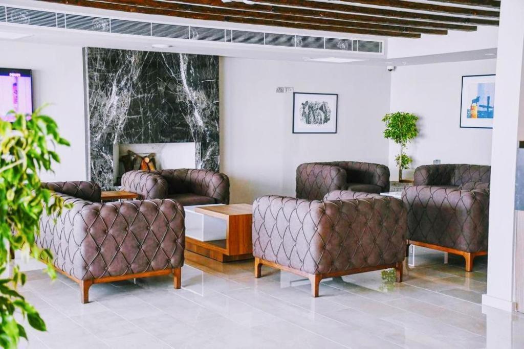Mimoza Beachfront Hotel & Restaurant 파마구스타 외부 사진
