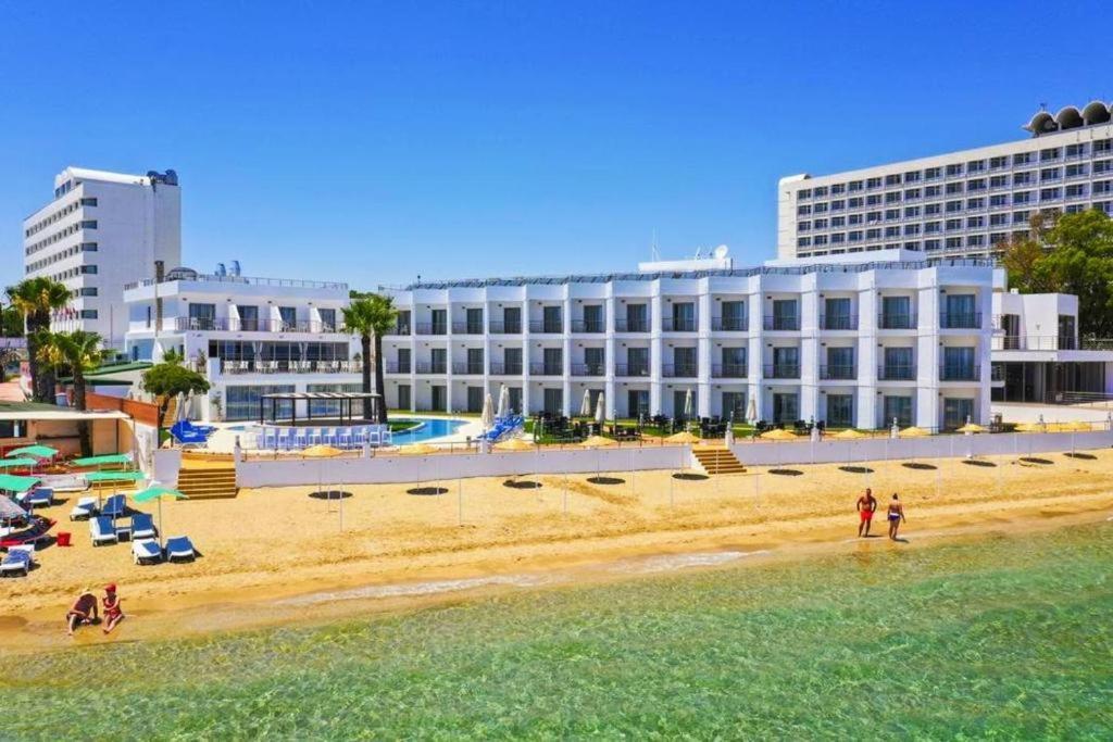 Mimoza Beachfront Hotel & Restaurant 파마구스타 외부 사진