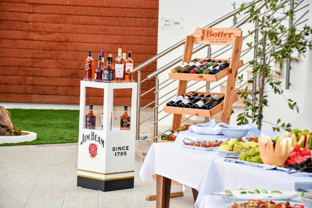 Mimoza Beachfront Hotel & Restaurant 파마구스타 외부 사진