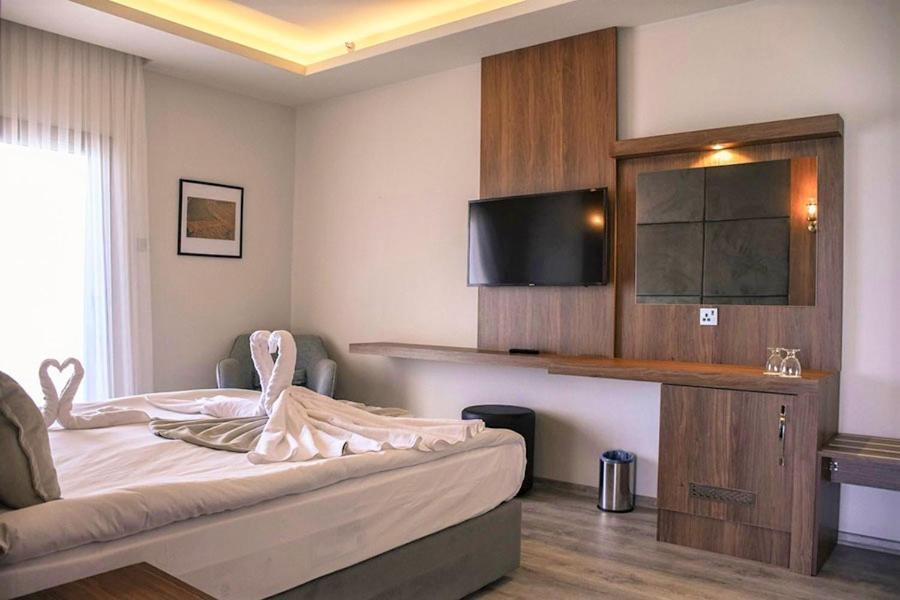 Mimoza Beachfront Hotel & Restaurant 파마구스타 외부 사진