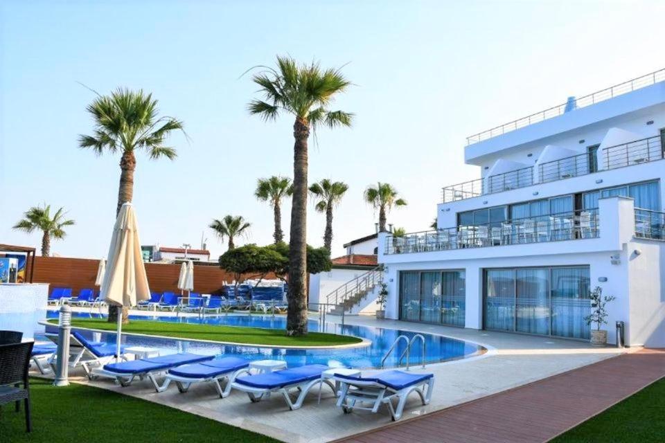 Mimoza Beachfront Hotel & Restaurant 파마구스타 외부 사진