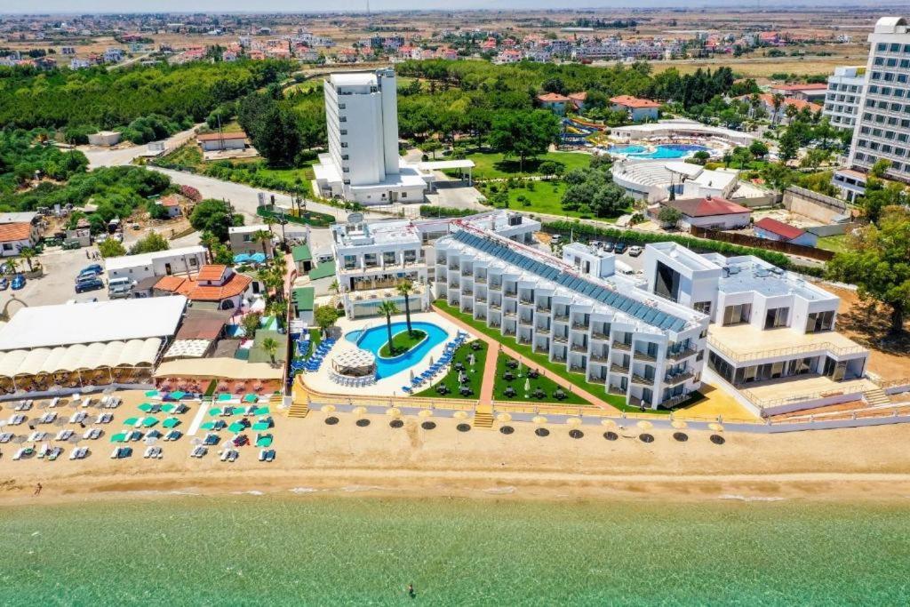 Mimoza Beachfront Hotel & Restaurant 파마구스타 외부 사진